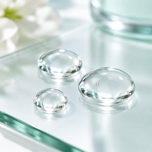 Luma Lash eyelash and brow conditioning serum clear texture close-up